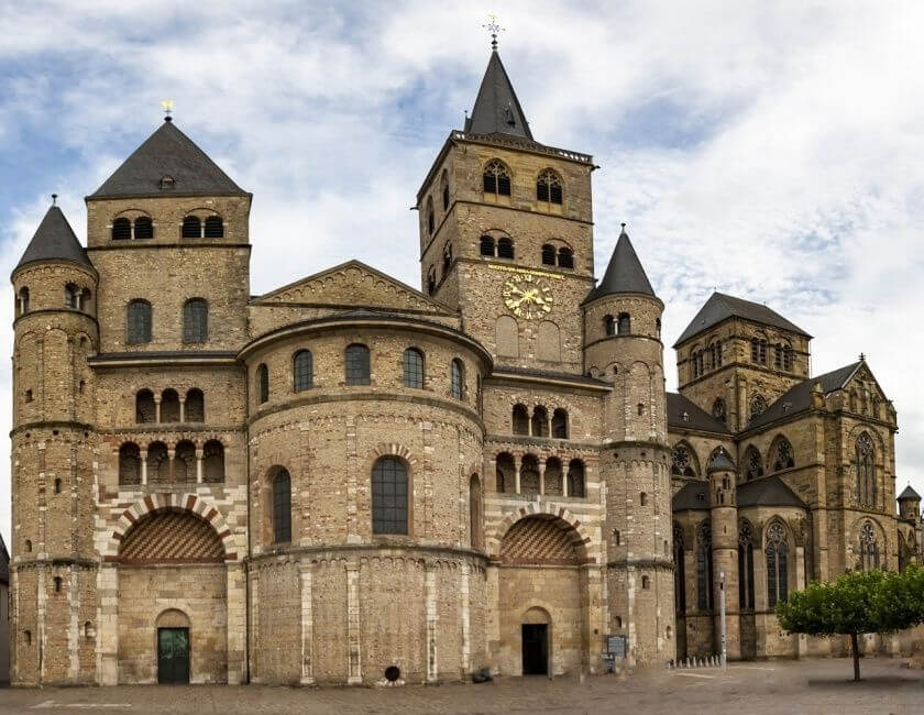 dom trier